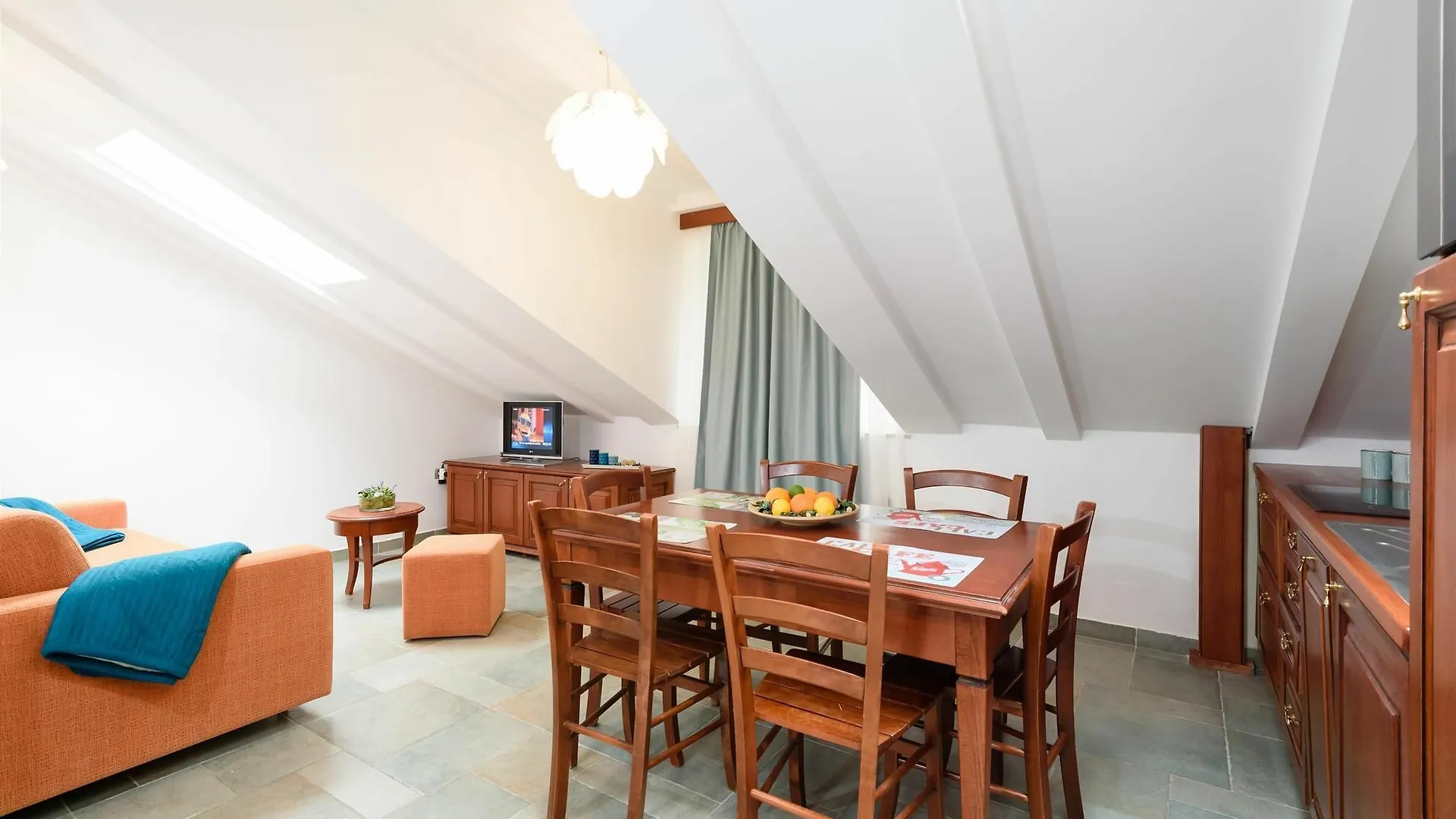 טרוגיר Villa Meri